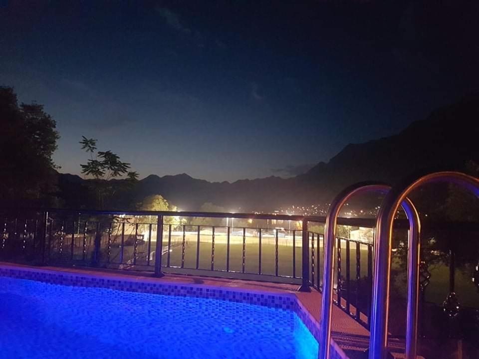 Sunshine Apartment With Private Pool And Parking コトル エクステリア 写真