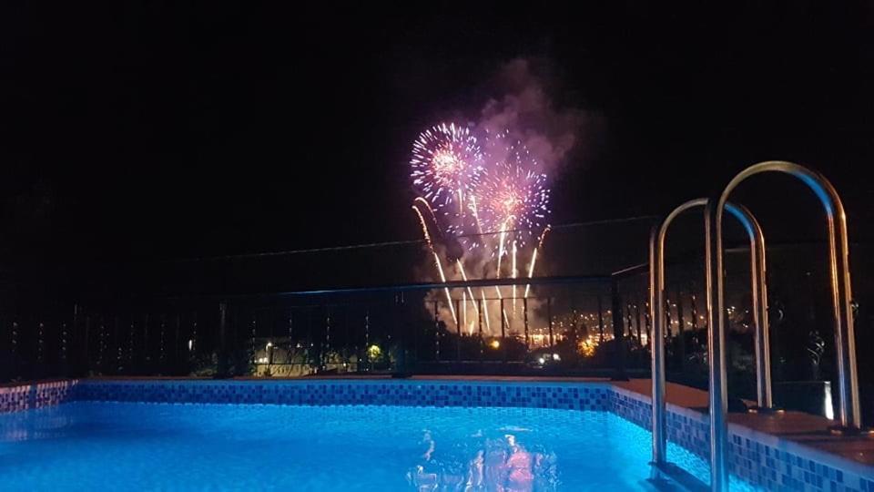 Sunshine Apartment With Private Pool And Parking コトル エクステリア 写真