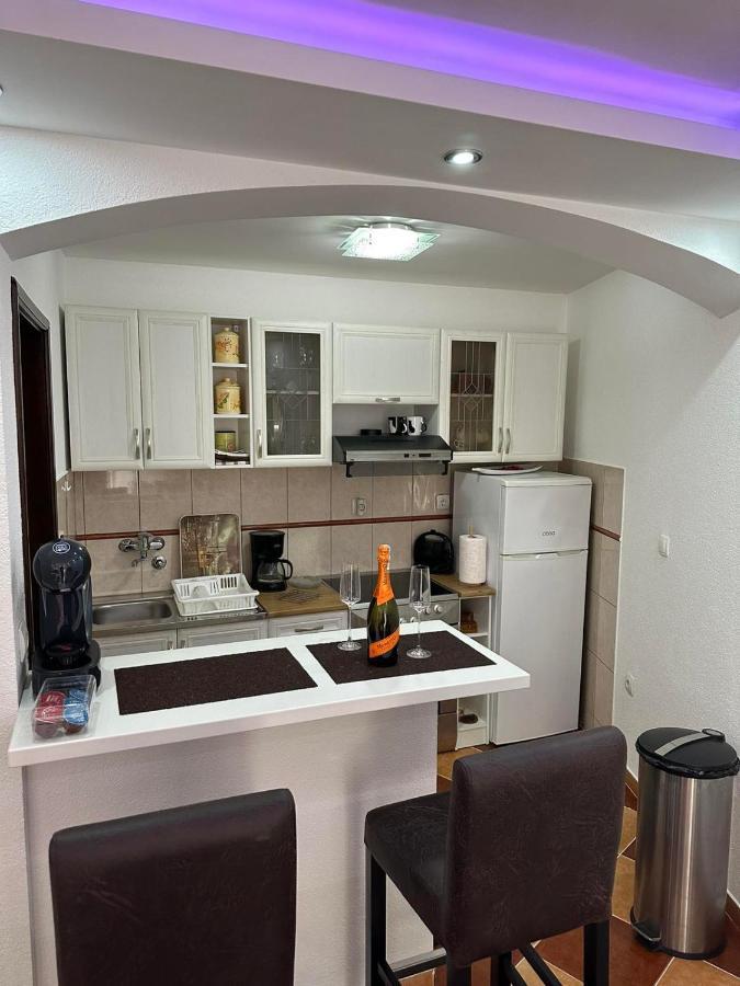 Sunshine Apartment With Private Pool And Parking コトル エクステリア 写真