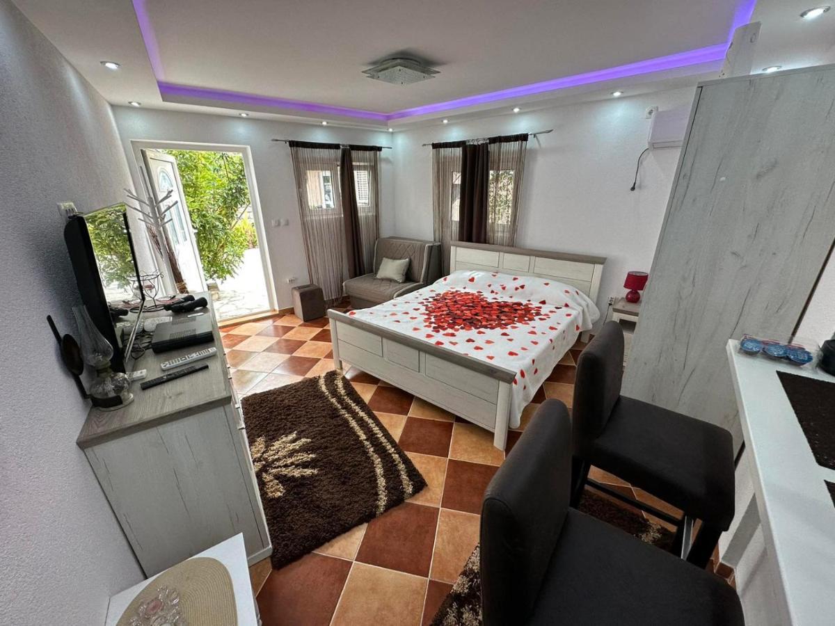 Sunshine Apartment With Private Pool And Parking コトル エクステリア 写真
